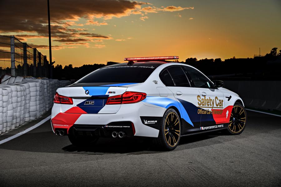 BMW M5 MotoGP Safety Car (F90) 2018 года  (фото 56 из 56)
